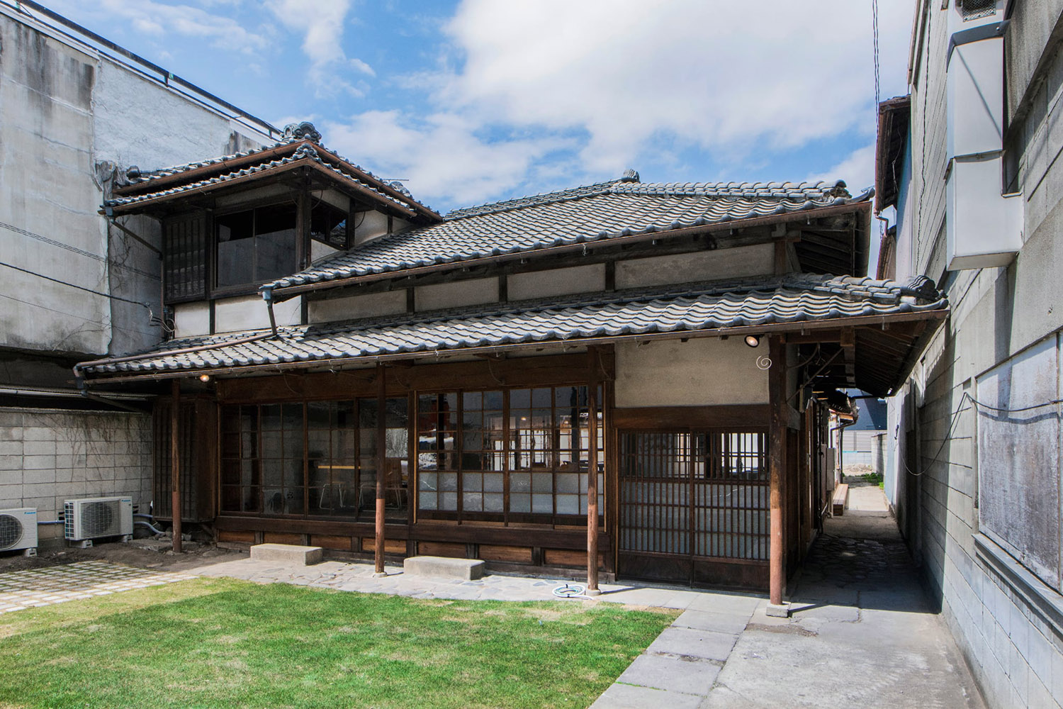 NAKANKONYA外観